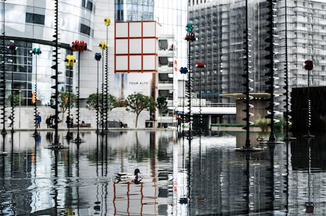 落雨大水浸街，如何自救？